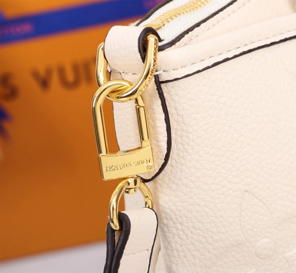 ルイヴィトンバッグ角部分ディテール